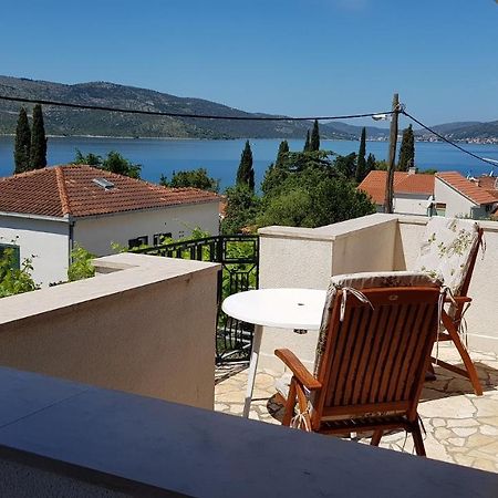 Villa Apartments Oliva Seget Vranjica Exteriér fotografie