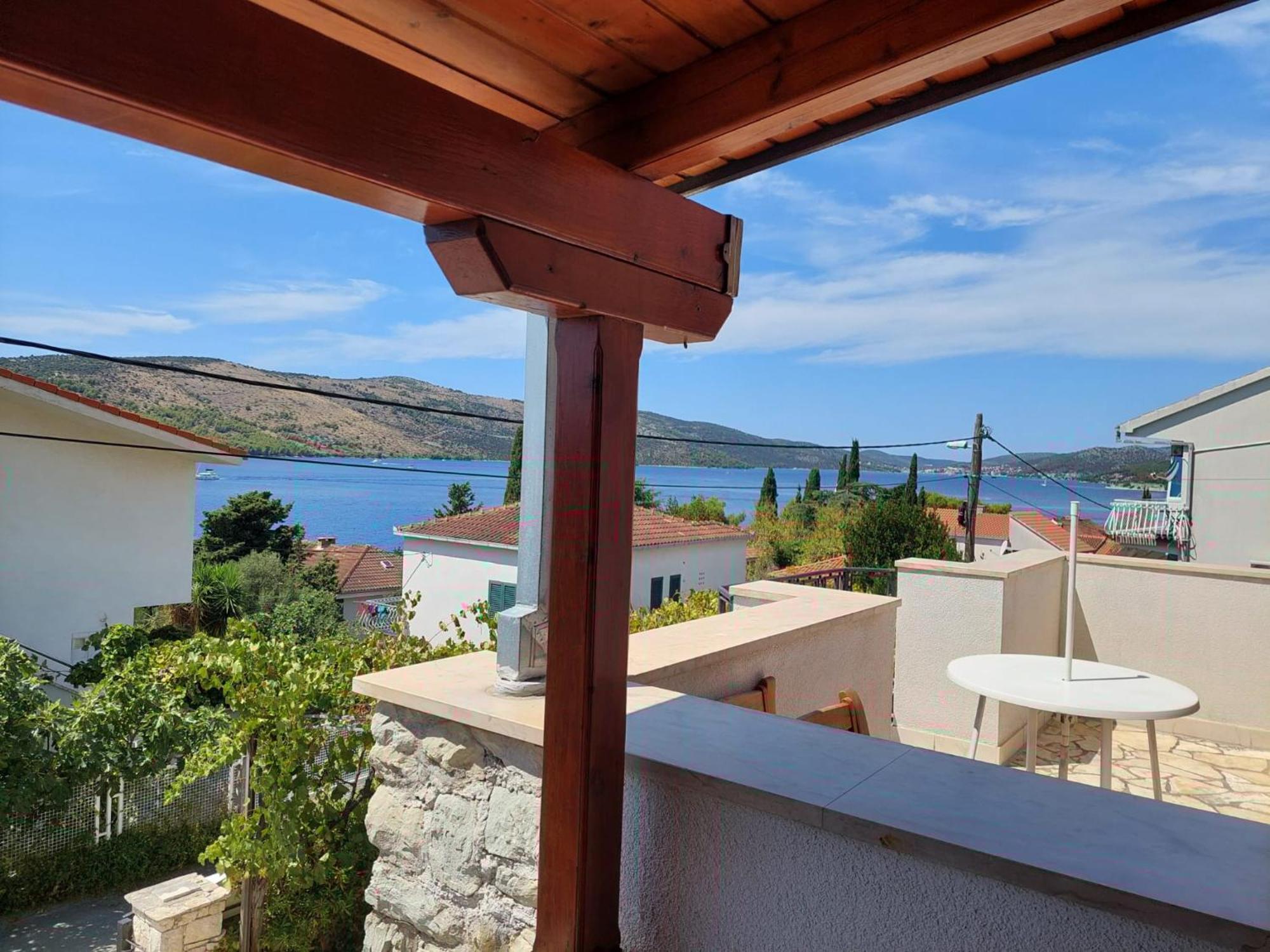 Villa Apartments Oliva Seget Vranjica Exteriér fotografie