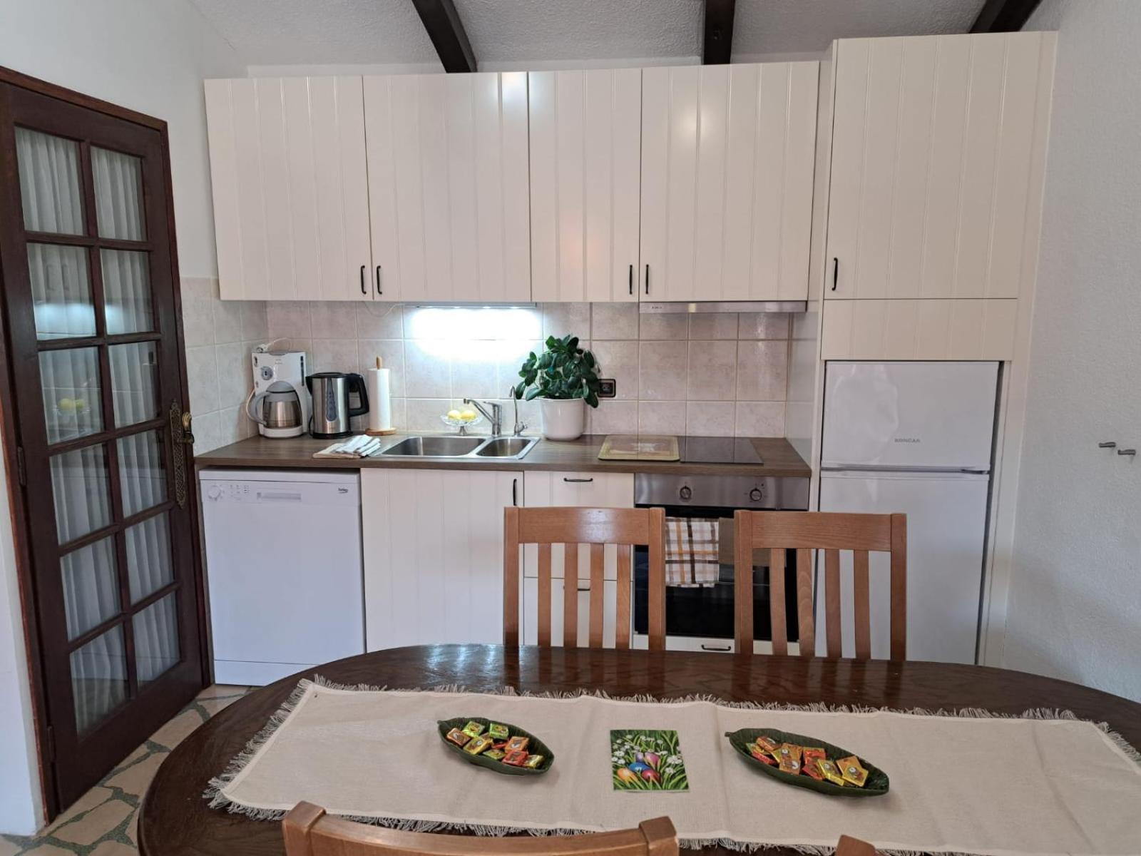 Villa Apartments Oliva Seget Vranjica Exteriér fotografie